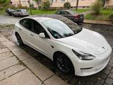 Tesla Model 3 Allradantrieb mit Dualmotor Long Range
