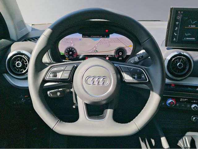 Q2 35 1.5 TFSI advanced S-tronic SHZ AHK LED