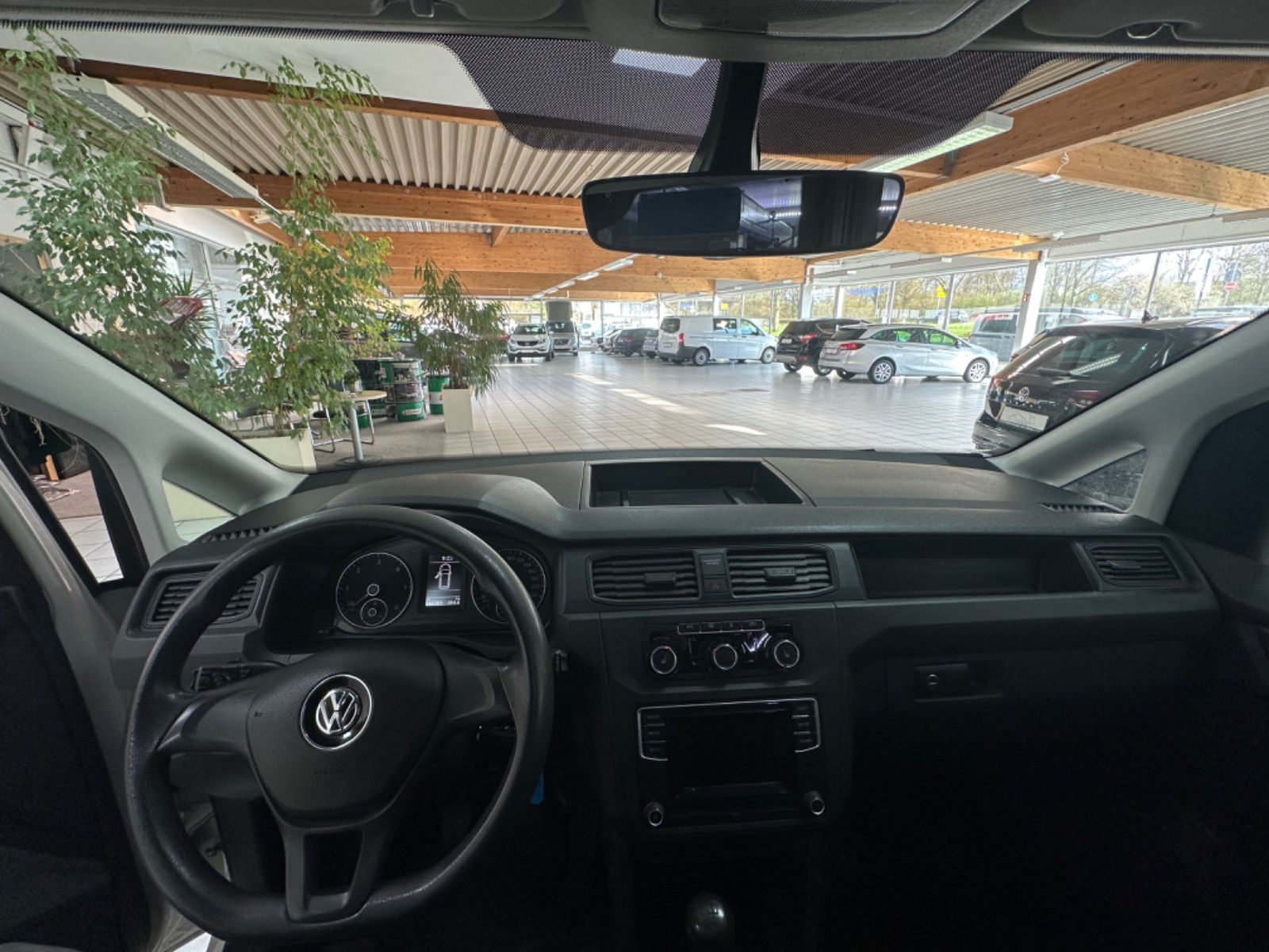 Fahrzeugabbildung Volkswagen Caddy Nfz Maxi Kasten BMT *Werkstatteinrichtung*
