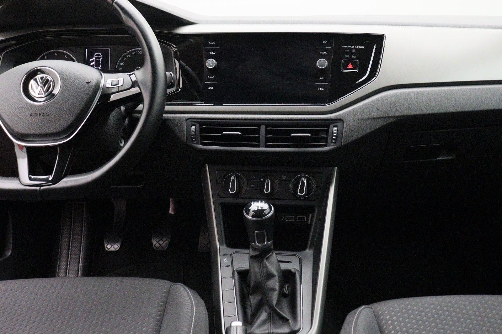 Fahrzeugabbildung Volkswagen Polo VI 1.0 Comfortline