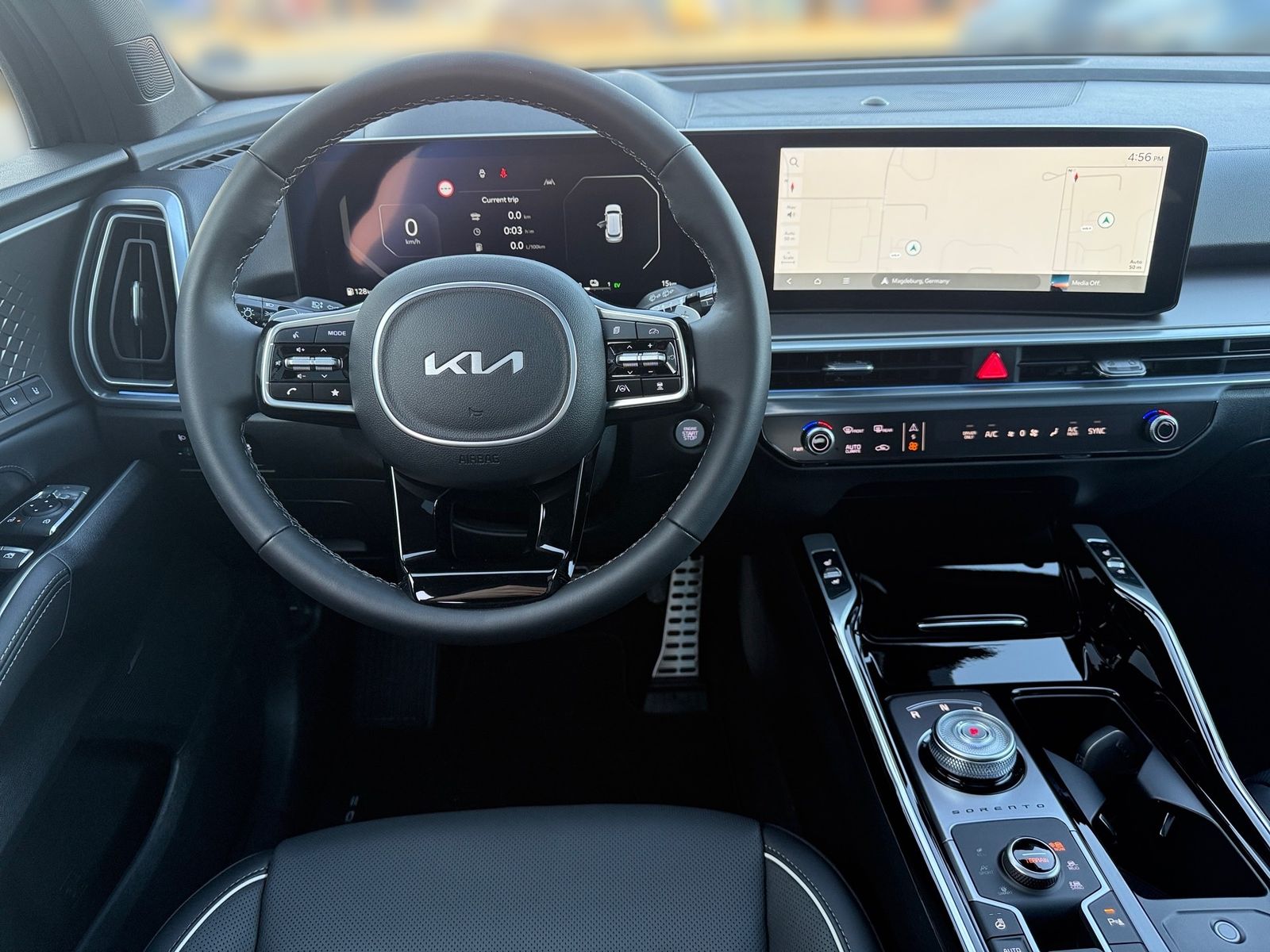 Fahrzeugabbildung Kia SORENTO PE 1.6T HEV AWD PLAT 7S NAP PR GD