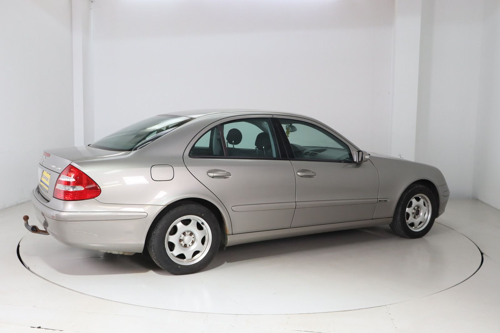 Fahrzeugabbildung Mercedes-Benz E 200 KOMPRESSOR Automatik * Klimaautom. *