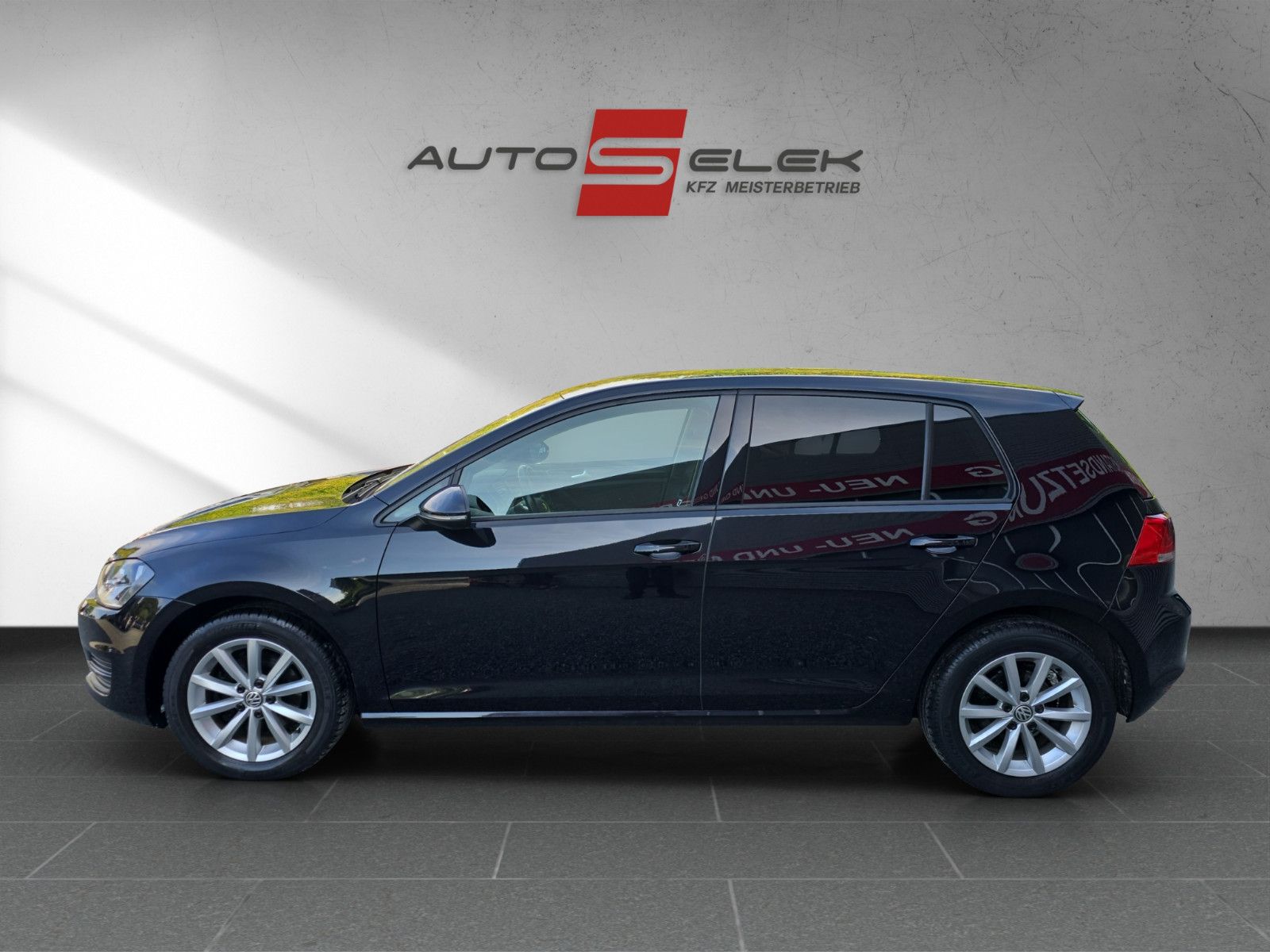 Fahrzeugabbildung Volkswagen Golf VII Trendline BMT/AHK/PDC/KLiMA/SZH