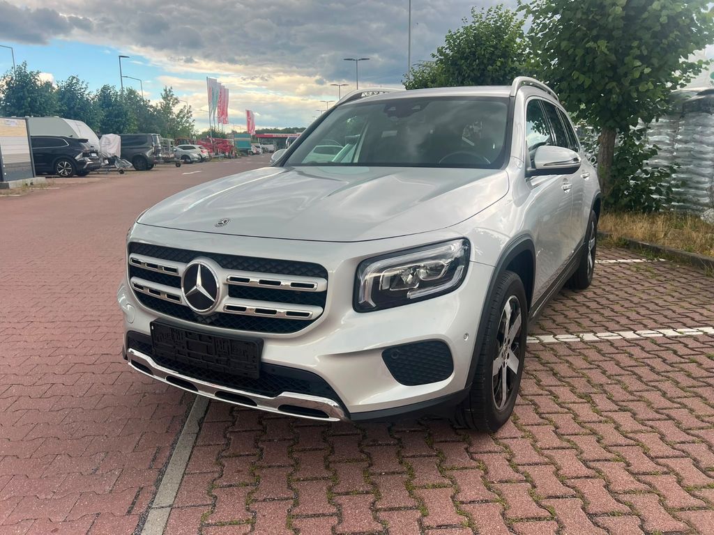Image of Mercedes-Benz GLB 200