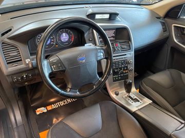 Volvo XC60 Momentum AWD *BI-XENON*PANO*NAVI*PDC*AHK*