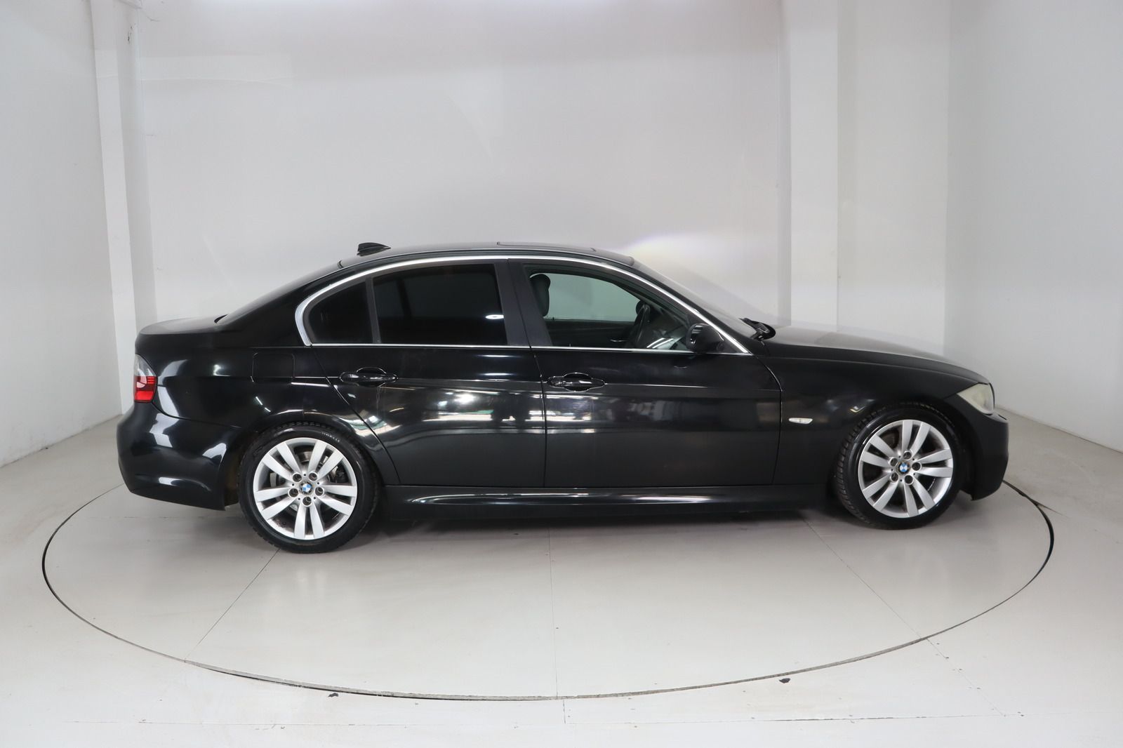 Fahrzeugabbildung BMW 325 i * Xenon * SD * Leder