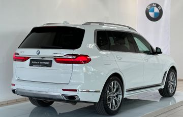 Fahrzeugabbildung BMW X7 xDrive 30d Massage DisplKey SoftCl Laser Voll