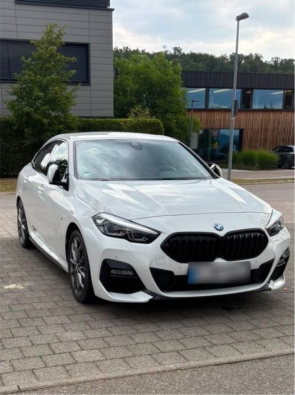 Image of BMW 218
