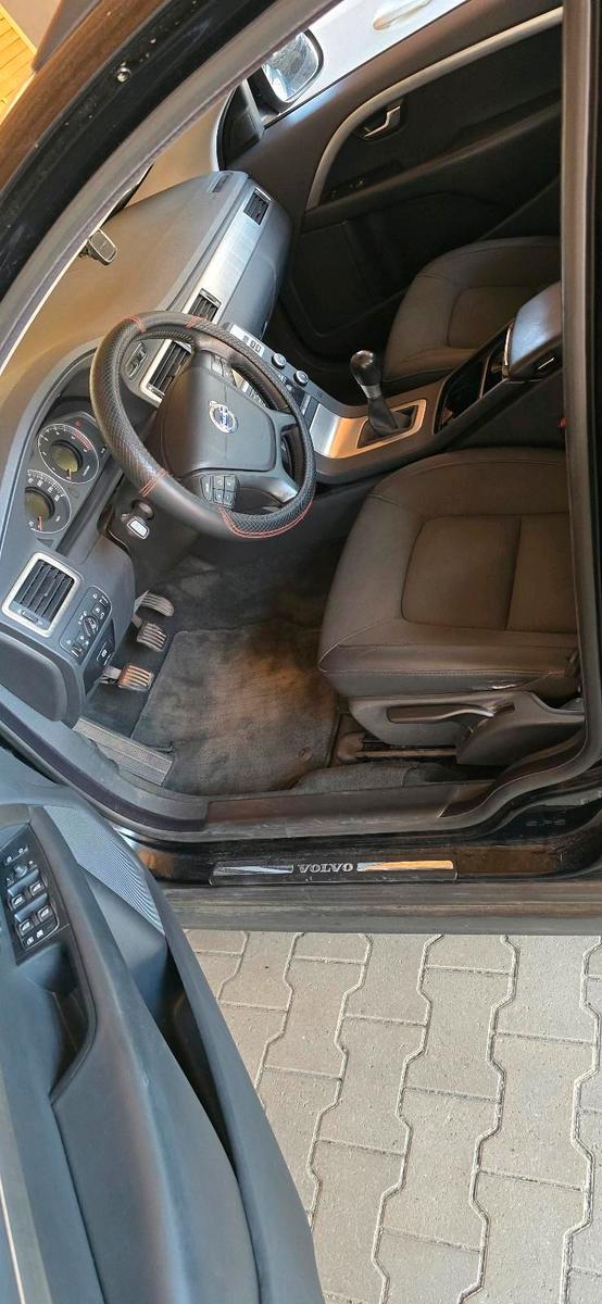 Volvo V70 2009 — photo 13