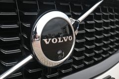 Fahrzeugabbildung Volvo XC90 B5 D AWD R-Design*STDHZG*LUFT*360°*ACC*AHK