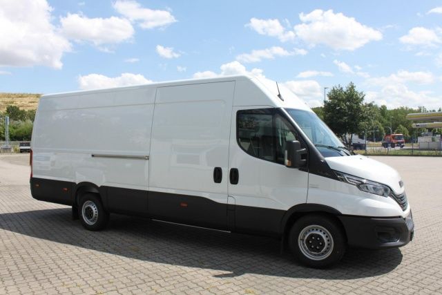 Fahrzeugabbildung Iveco Daily 35S16V Kastenwagen