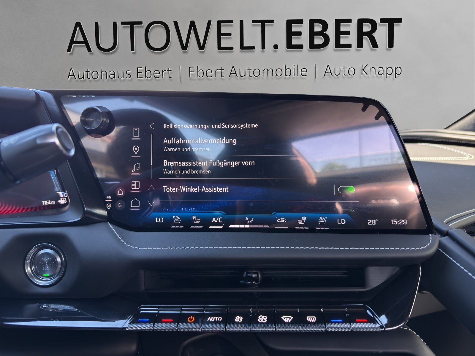 Fahrzeugabbildung Corvette C8 Cabrio 3LT MY2026 MAGNETIC/LIFT/BLADE SILVER
