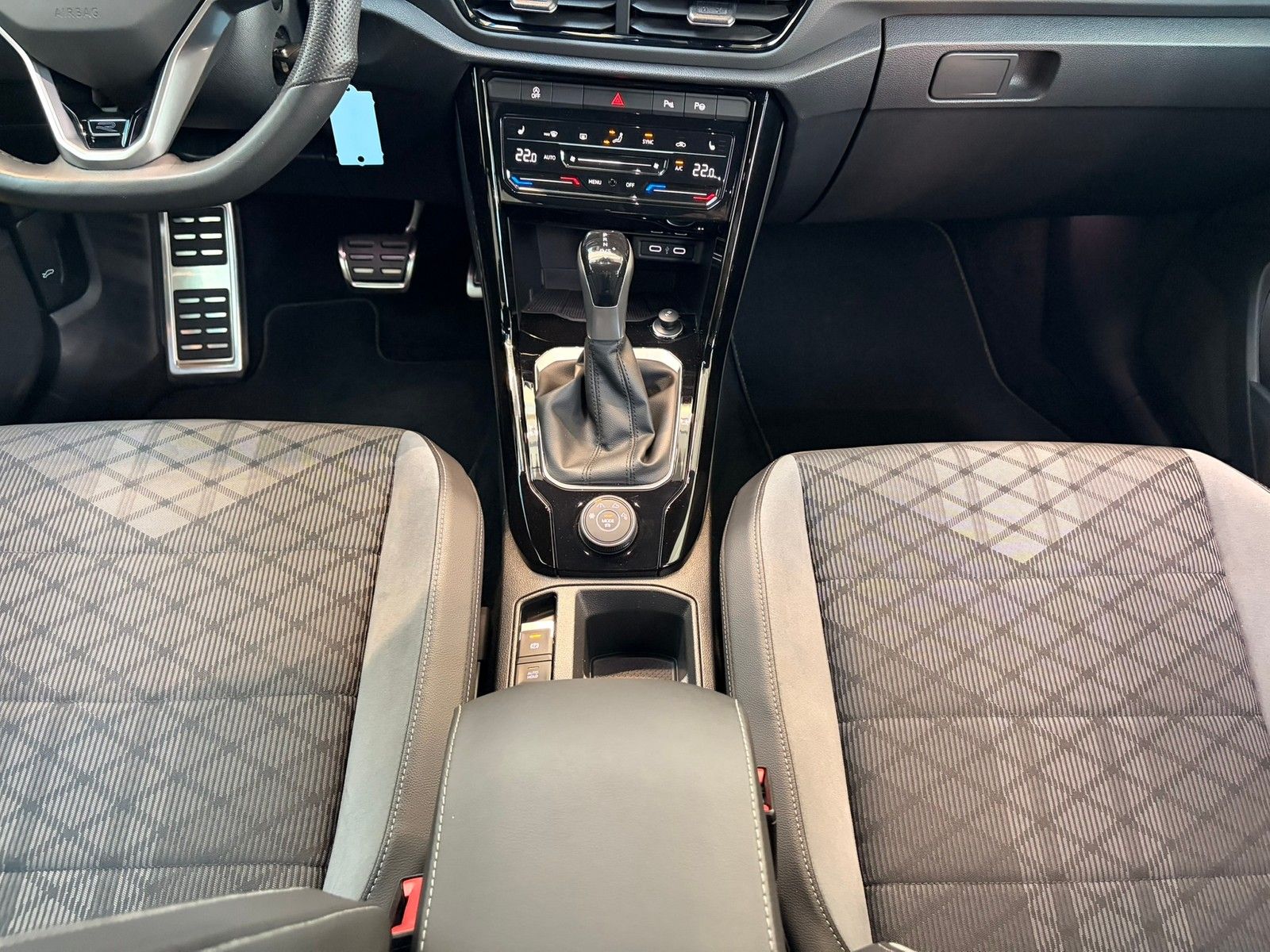 Fahrzeugabbildung Volkswagen T-Roc R-Line 2.0 TSI DSG 4M +ACC +LED + IQ.Drive