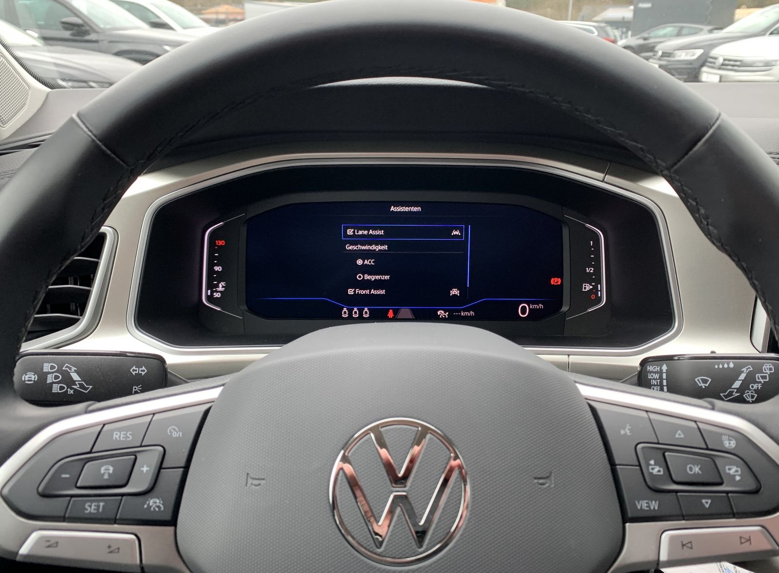 Fahrzeugabbildung Volkswagen T-Roc 1.5 TSI*Move*LED*ACC*AHK*STHZ*Cam*