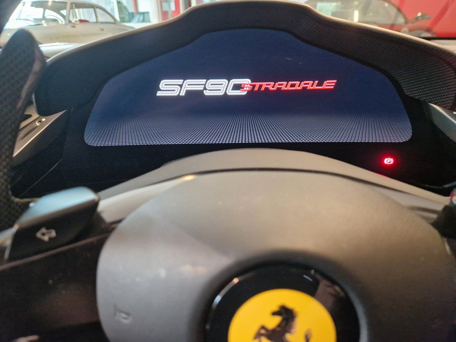 Fahrzeugabbildung Ferrari SF90*Carbon*Lift*dt.Fahrzeug*JBL*Racingsitze*
