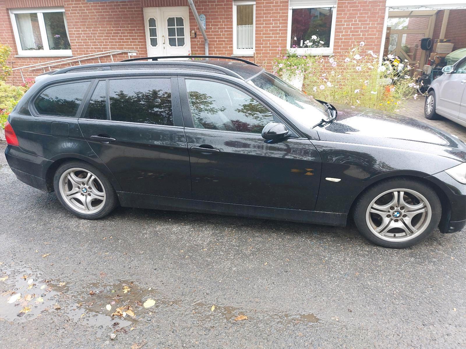 BMW 320 2006 — rear view