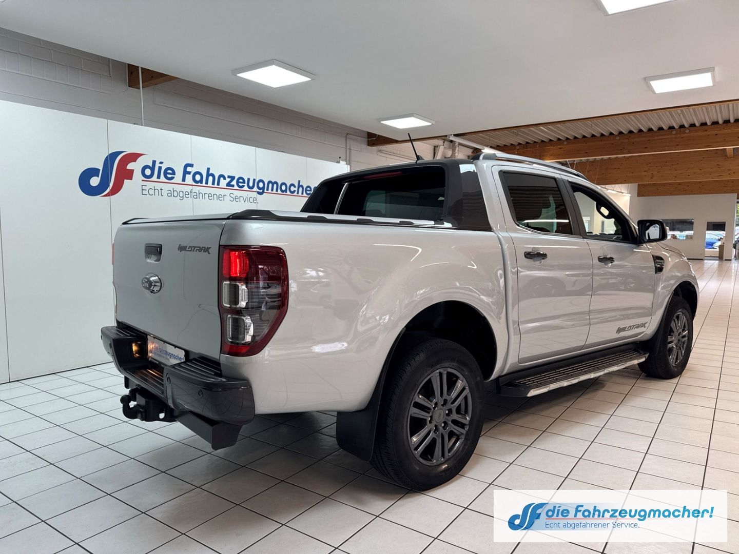 Fahrzeugabbildung Ford Ranger Wildtrak DOKA 212PS 4x4 AHK Navi Leder LE