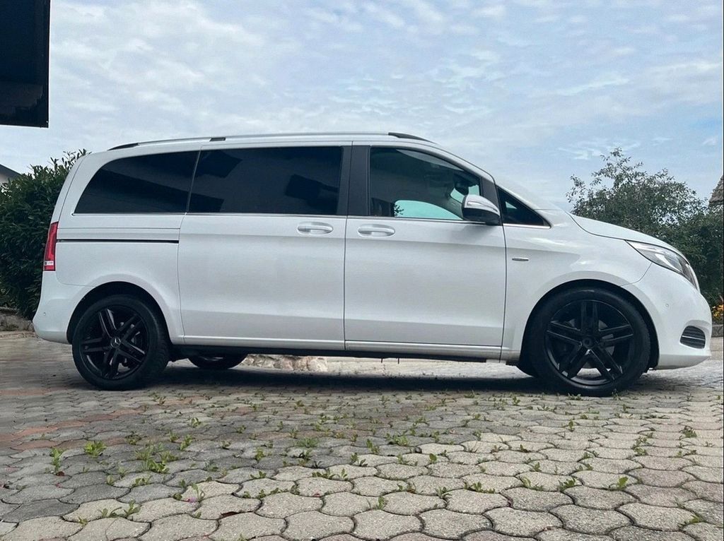Image of Mercedes-Benz V 250