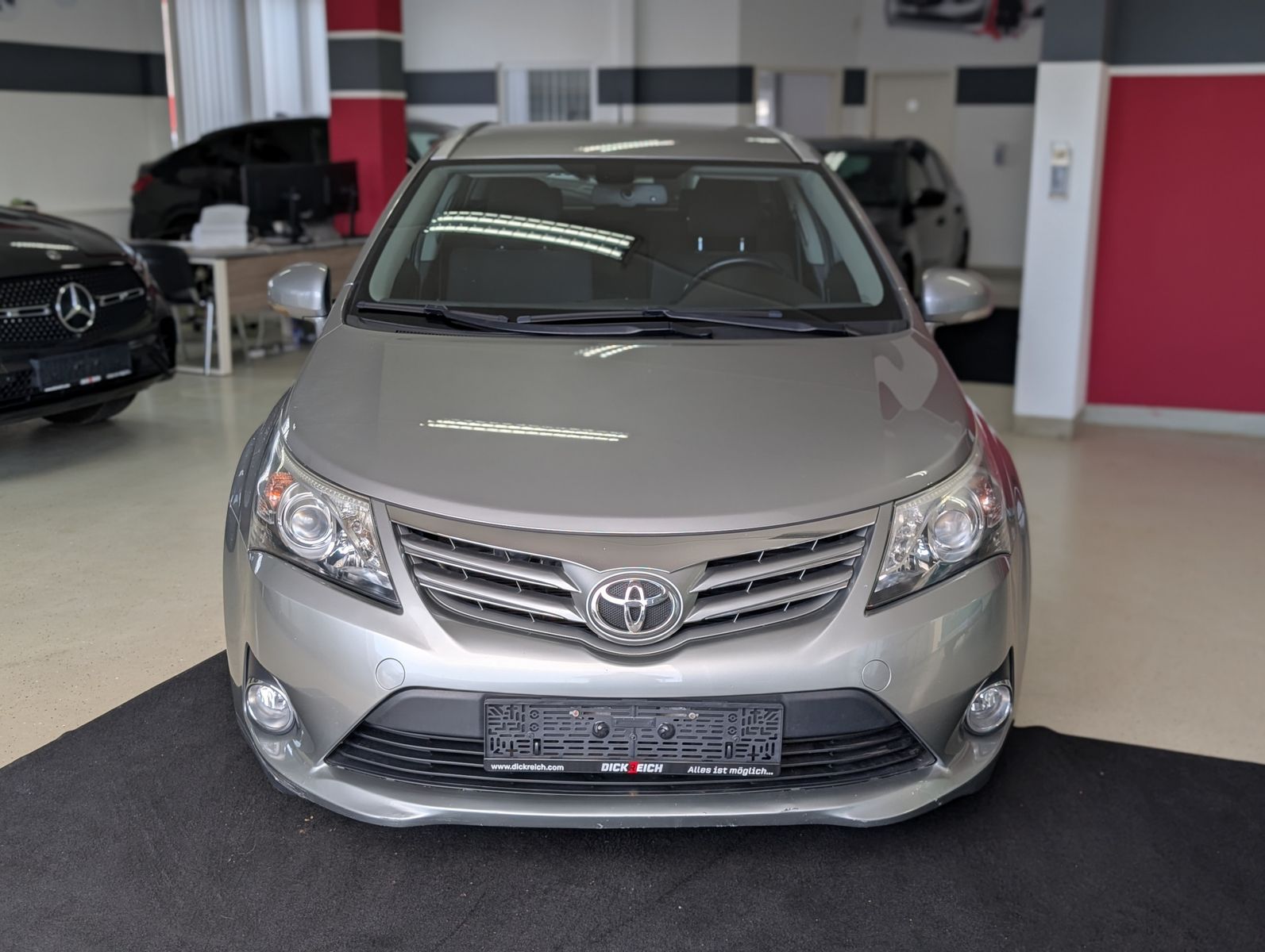 Fahrzeugabbildung Toyota Avensis Life Bi-XENON TEMPOMAT KLIMA KAMERA SHZ