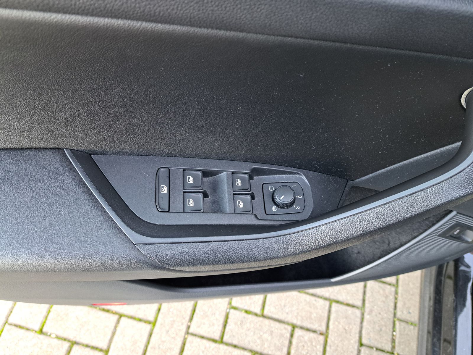 Fahrzeugabbildung SKODA Kodiaq 2.0 TDI DSG 7-SITZE LED NAVI KAMERA ACC