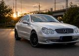 Mercedes-Benz CLK 240 AVANTGARDE Avantgarde - Mercedes CLK 240 mit Schiebedach