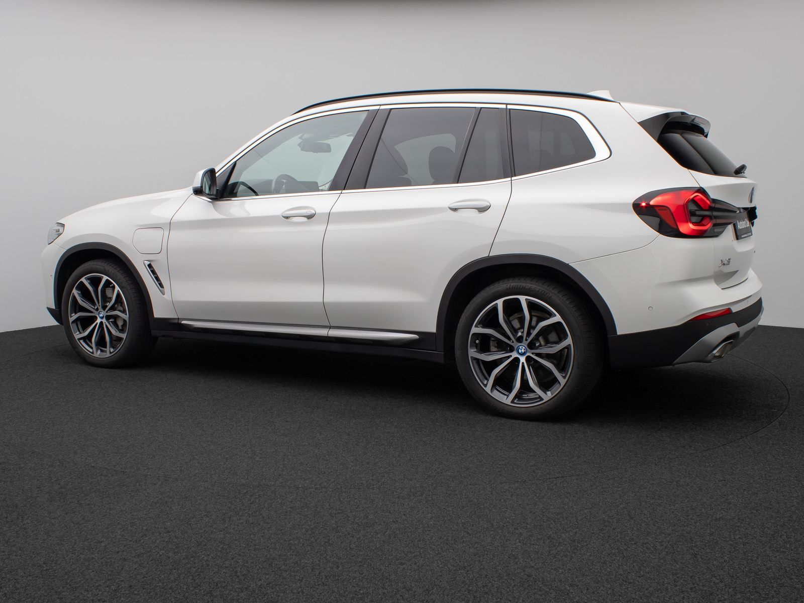 Fahrzeugabbildung BMW X3 xD30e Panorama 360°HUD DAB H/K Komfort 20Zoll