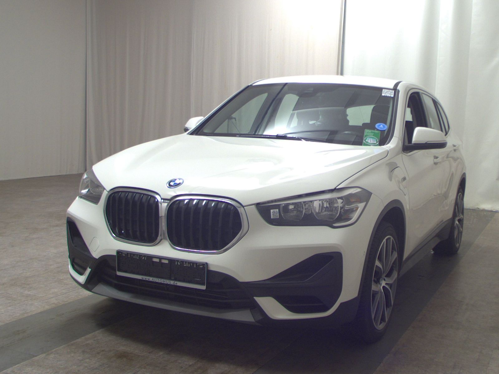BMW X1 xDrive25e Advantage NAVI SHZ HUD el.Heck AHK imagem 2