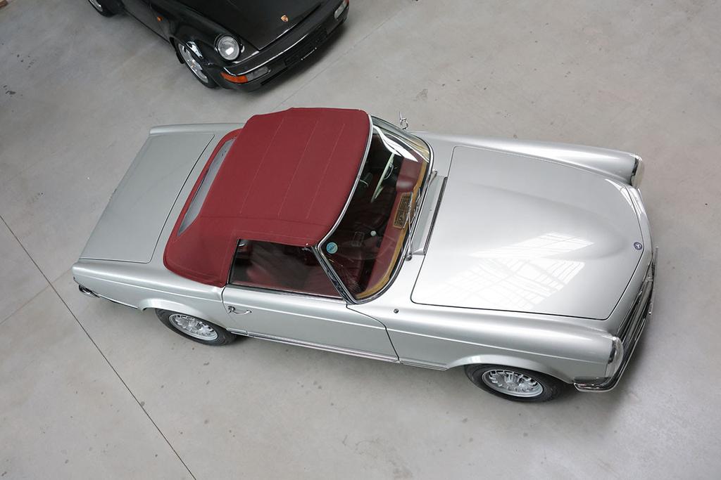 Mercedes-Benz SL 230