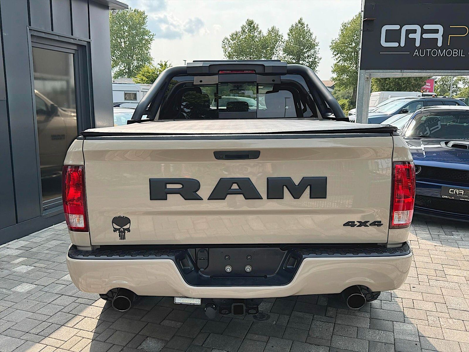 Fahrzeugabbildung Dodge RAM 5.7 V8 HEMI Night PUNISHER 4x4 LONGBED 19%