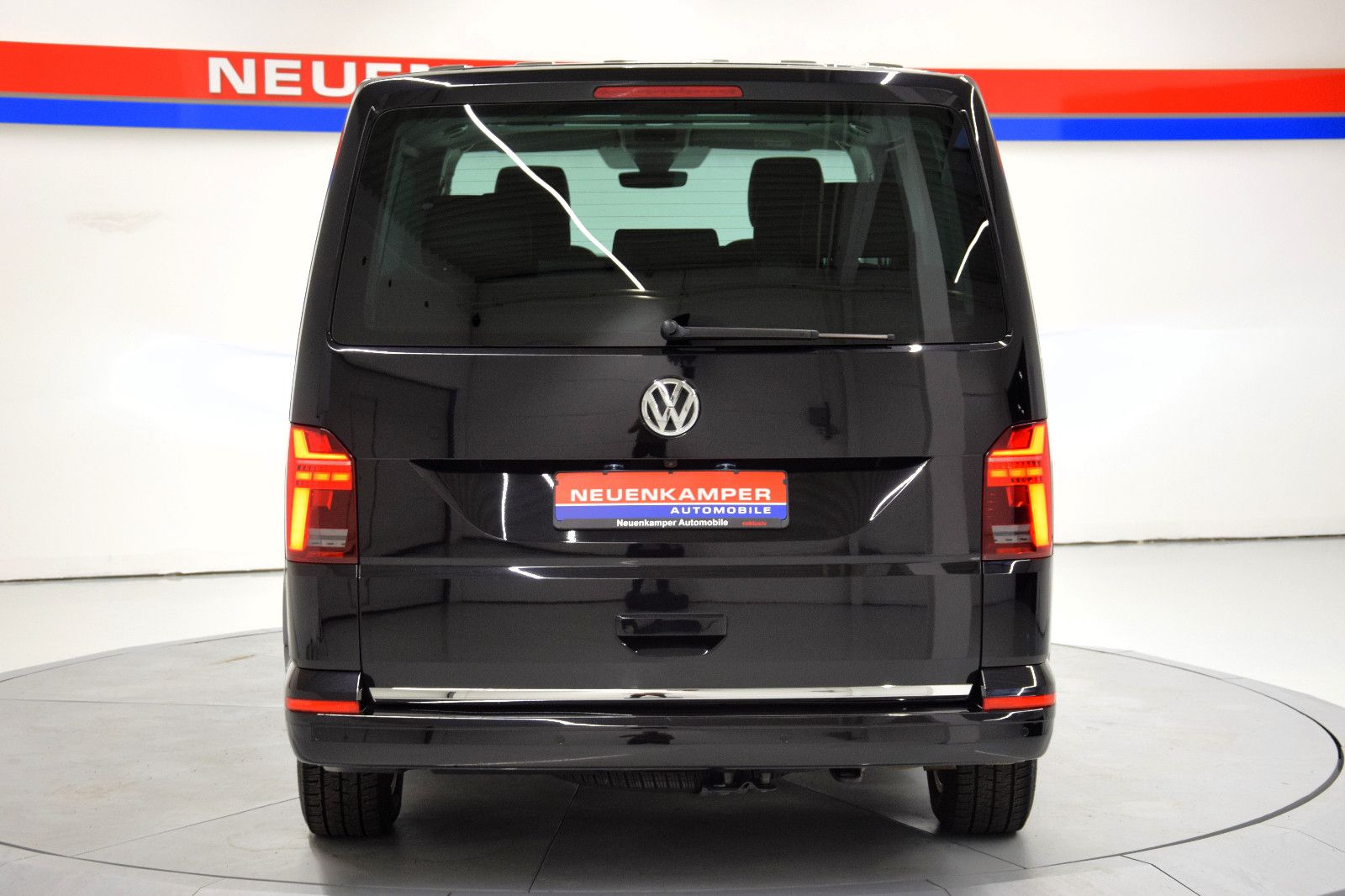 Fahrzeugabbildung Volkswagen T6.1 Multivan Generation Six LED ACC Standheizun