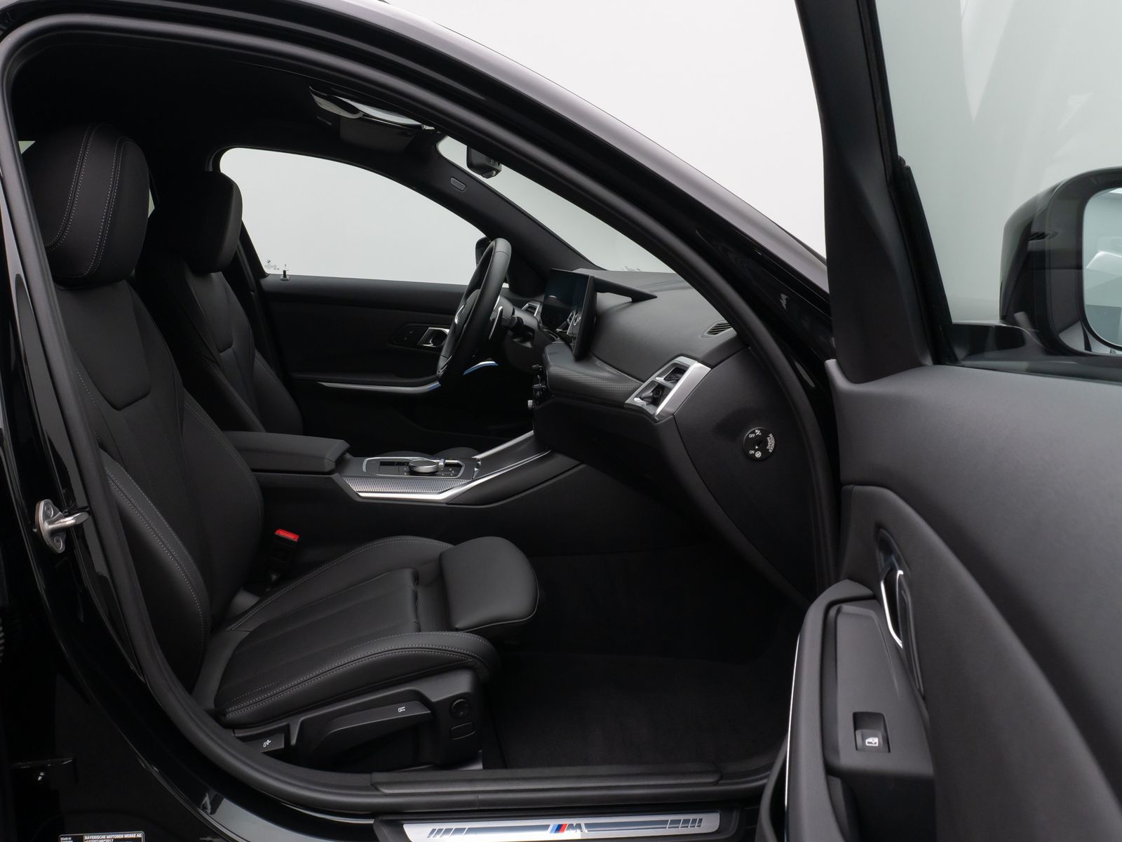 Fahrzeugabbildung BMW 318i M Sport Kamera DAB Lenkrhzg Komfort Alarm