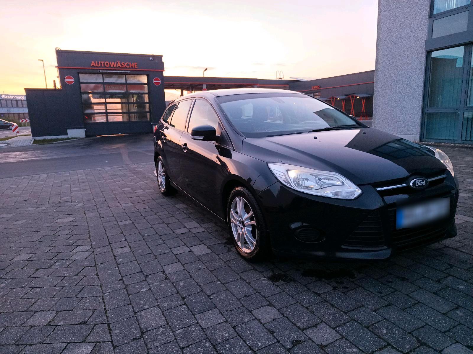 Ford Focus 2014 — rear view