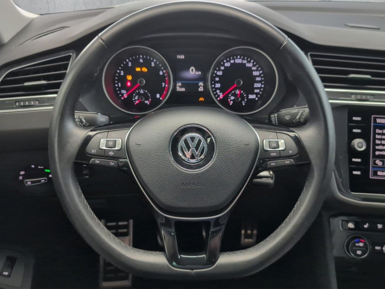Tiguan IQ.DRIVE 1.5 TSI Klima Navi Einparkhilfe