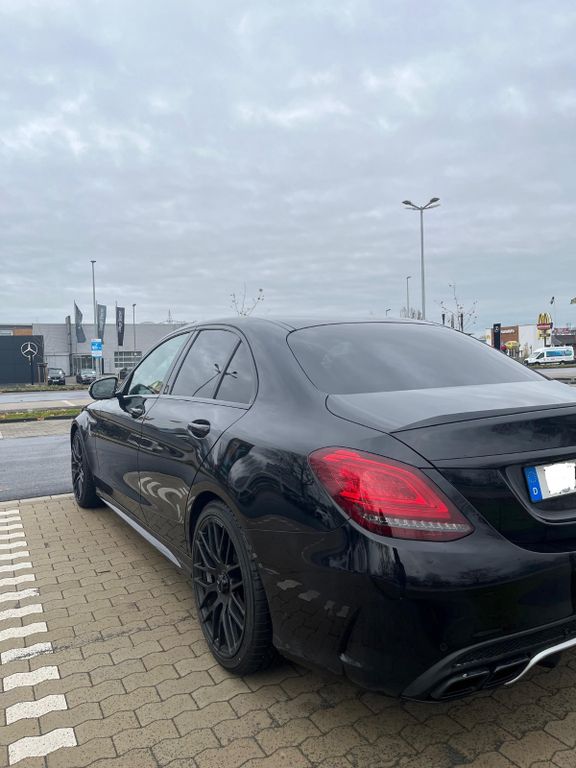 Mercedes-Benz C 63 AMG