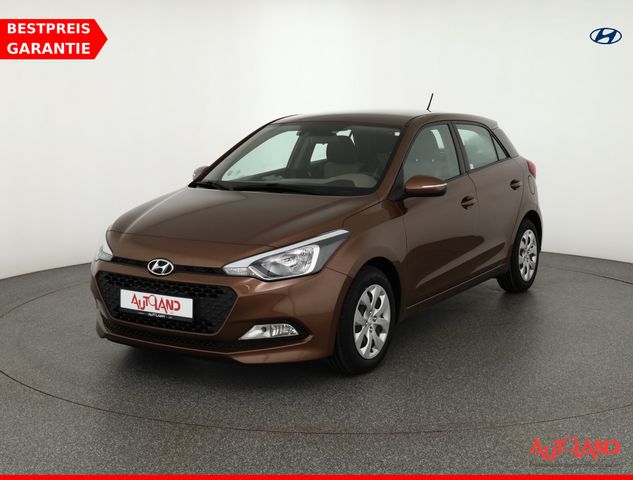 Hyundai i20 1.2 Tempomat Sitzheizung PDC Lenkradheizung