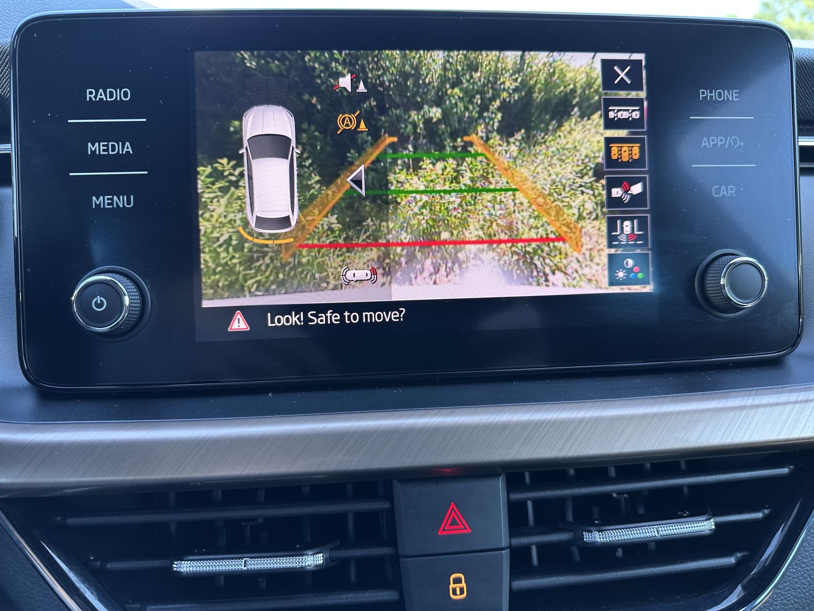 Fahrzeugabbildung SKODA Scala 1.5 TSI DSG Style LED+ACC+KAMERA+SHZ+CARPL