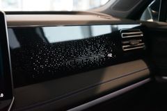 VW Tiguan 1.5 eTSI R-Line | Pano | AHK | 20" VW Tiguan 1.5 eTSI R-Line | Pano | AHK | 20"