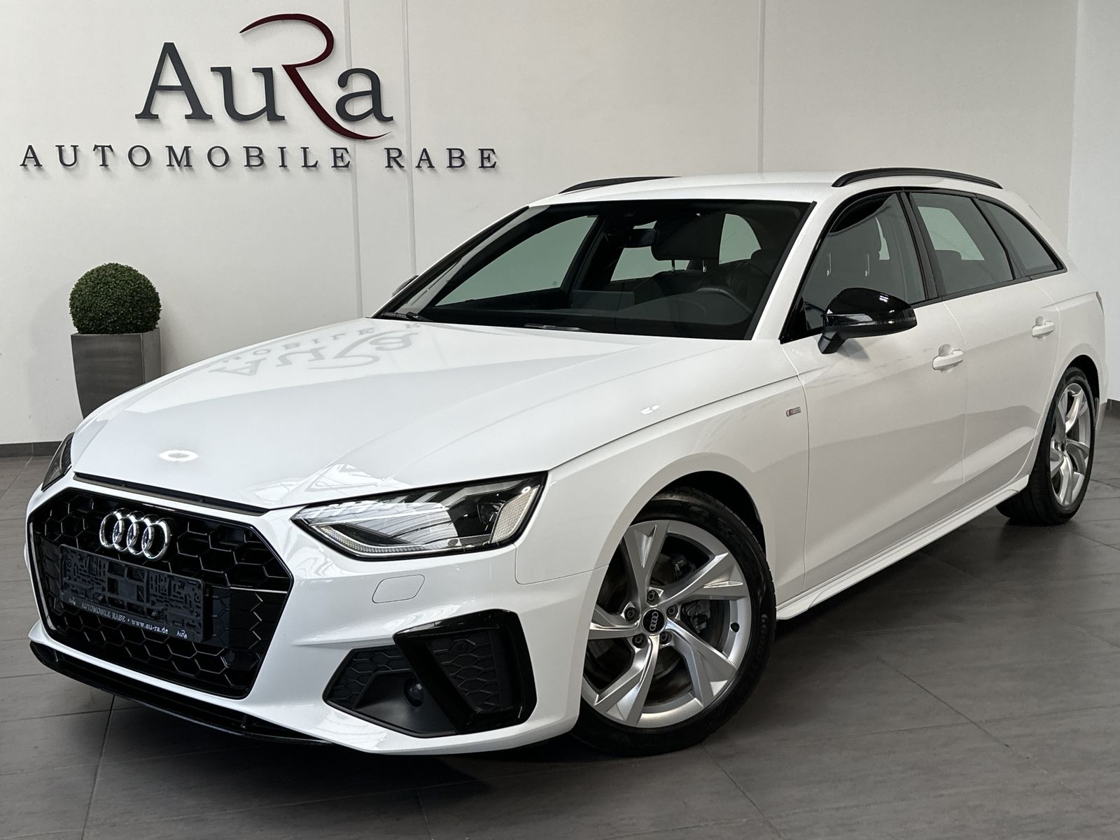 Fahrzeugabbildung Audi A4 Avant 35 TDI S-Line Black NAV+LED+KAM+VC+18ZO