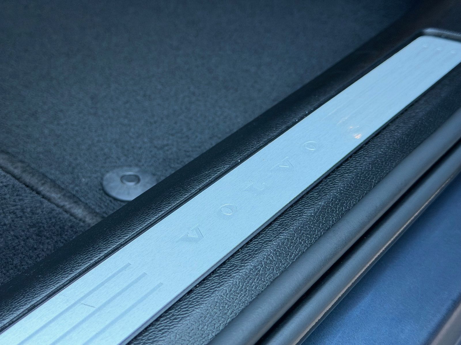 Fahrzeugabbildung Volvo XC60 B5 D Ultimate Dark AWD*STHZG*PANO*360°*ACC