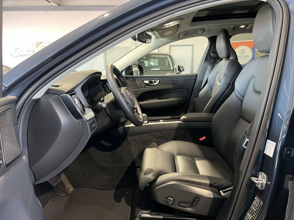 Volvo XC60 T6 Plus Dark Recharge AWD ACC Pano H/K LED