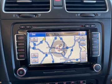 Volkswagen Golf VI Cabriolet *SHZ*BI-XENON*KAMERA*NAVI*PDC*