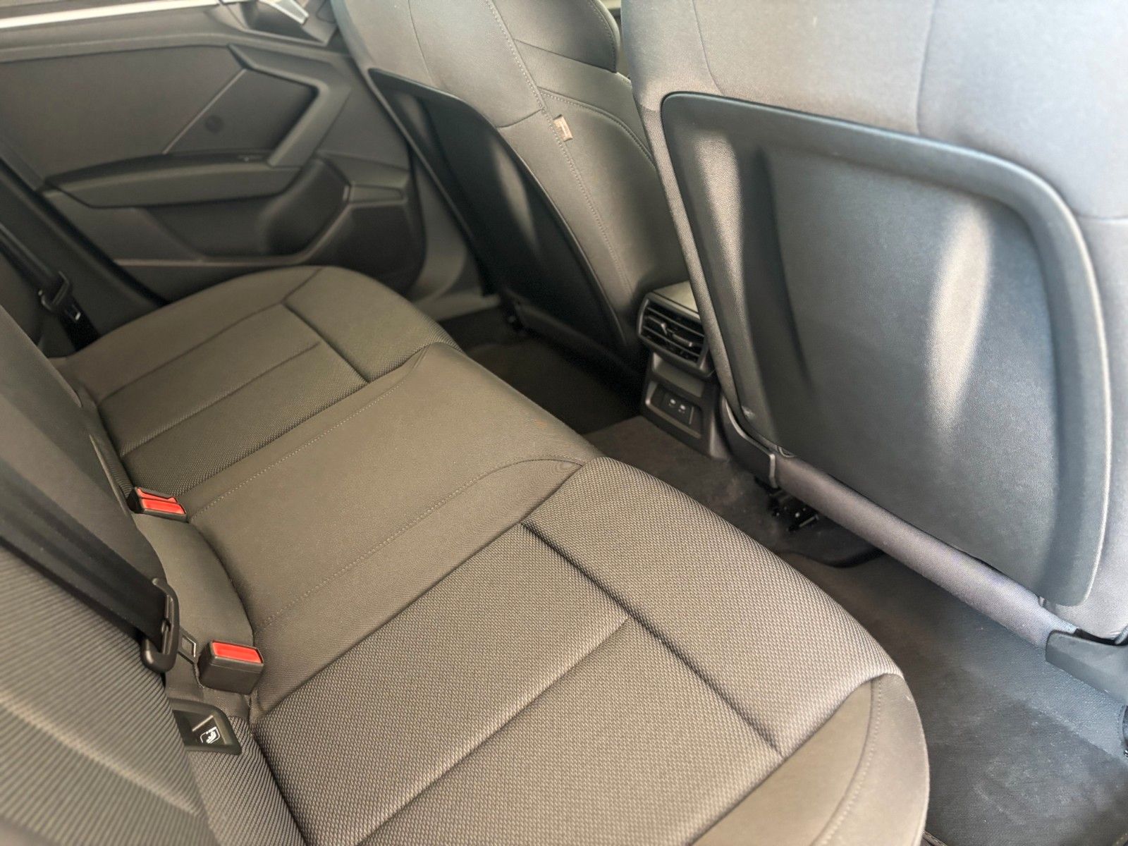 Fahrzeugabbildung Audi A3 Sportback 30 TFSI basis