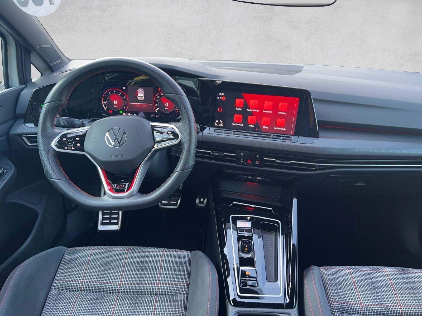 Golf VIII GTI 2.0 TSI DSG LED*CarPlay*Klima