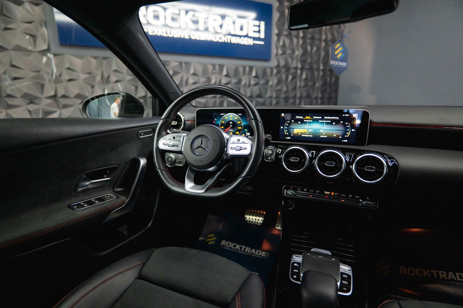 Fahrzeugabbildung Mercedes-Benz A 200 AMG Line *LED*Virtual Cockpit*CarPlay*