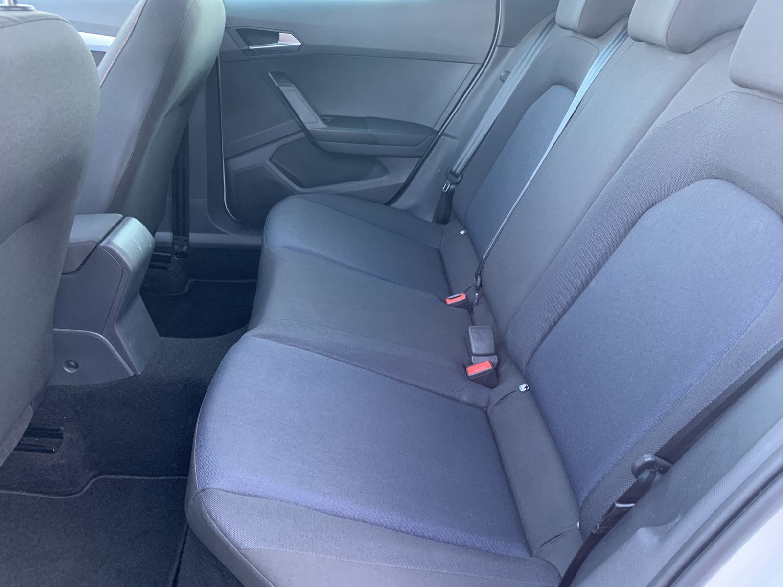 Fahrzeugabbildung SEAT Arona 1.5 TSI*FR*Beats*LED*AHK*Cam*ACC*