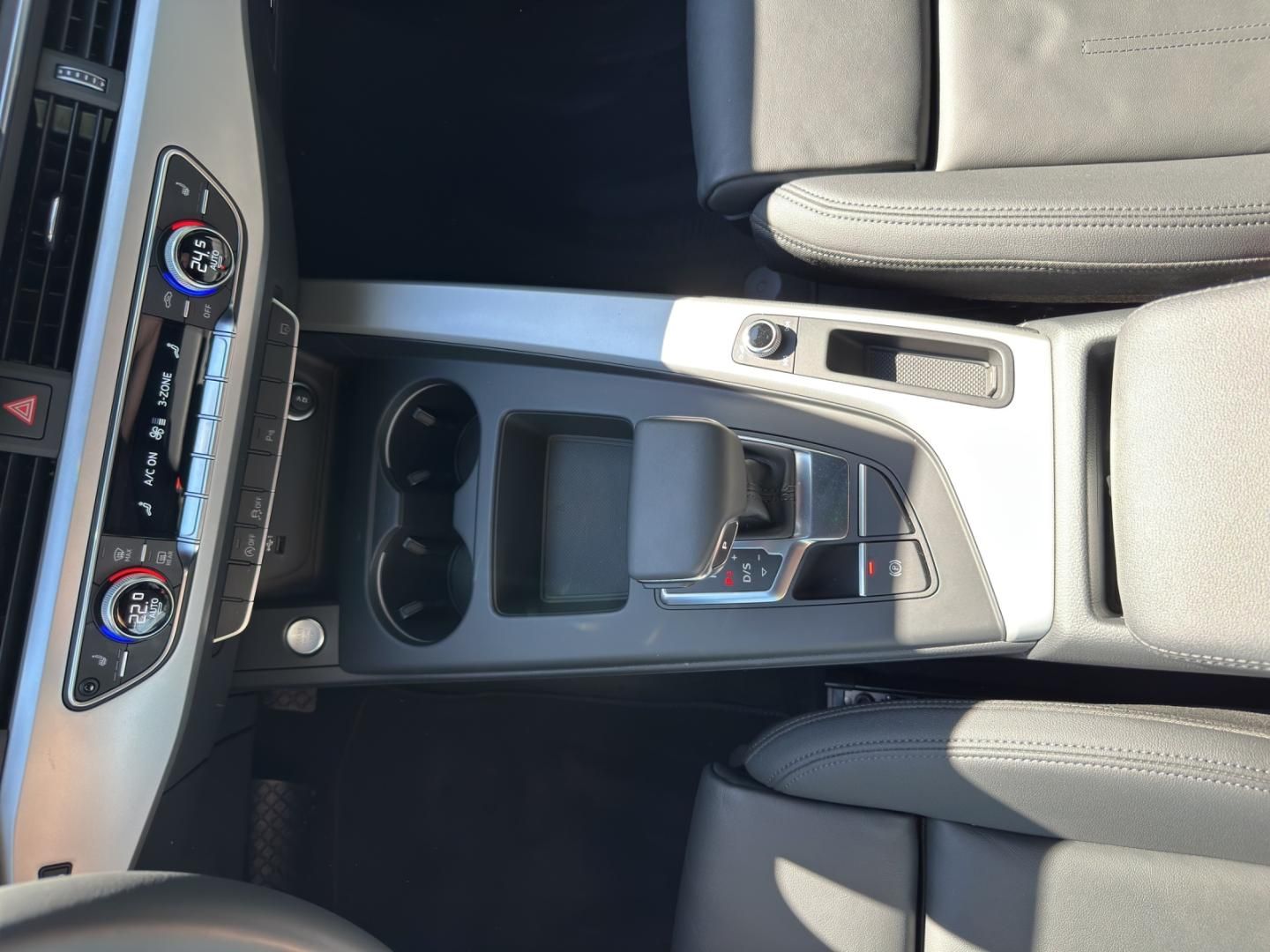 Fahrzeugabbildung Audi A4 Avant S line 35 TFSI S tronic LED Memory Opti