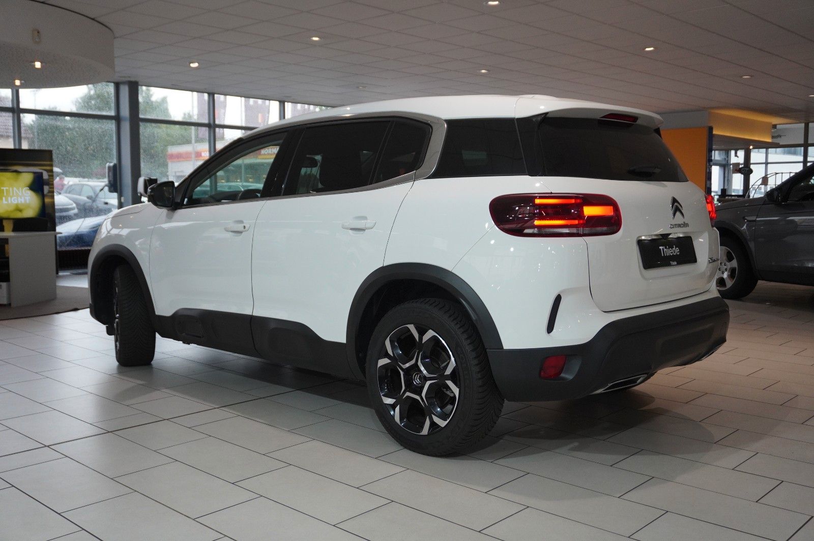 Fahrzeugabbildung Citroën C5 Aircross 1.2T FEEL PACK NAVI/LED/KAMERA/VIRT.