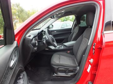 Alfa-Romeo Stelvio - 11