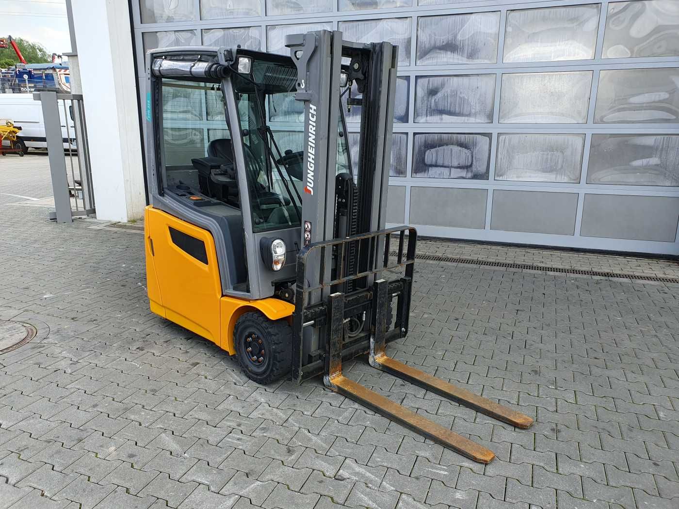 Fahrzeugabbildung Jungheinrich EFG 215 / Triplex: 4.25m! / nur 3.439h! / 2022