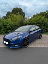 Ford Focus 2,0TDCi ST Leder-Sport-Paket ST - Ford Focus mit Diesel-Antrieb: Leder, Navigationssystem, Limousine